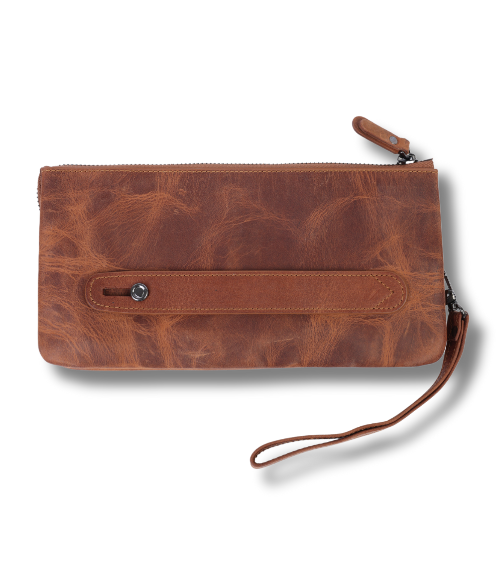 Essential „Clutch“ Brown